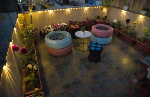 Gomti Nagar Apartment | Cozy 1bhk with Terrace.