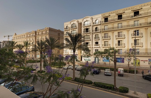 Qasr an-Nil Apartment | Cozy 1BR Apartment - Hyde Park