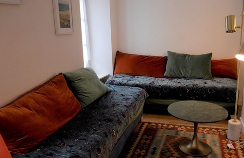 Le Palais Apartment | Cozy 1BR Apartment Near Beach, Shops & Ferry at Le Palais – Pet Friendly, WiFi, Modern Amenities