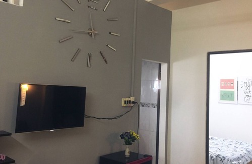 Downtown Ho Chi Minh City Apartment | Cozy 1BR Apartment In City Centre, Pham Ngu Lao Street