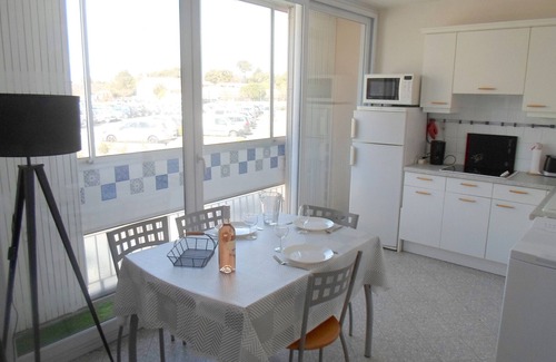 Balaruc-les-Bains Apartment | "Cozy 1BR Apt Near Thermal Baths & Thau Lagoon - Pet-Friendly, WiFi, A/C"