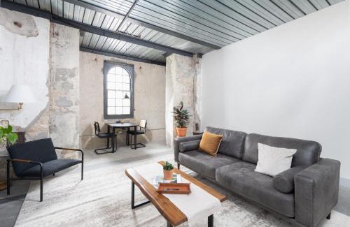 Westown Apartment | Cozy 1BR Close to Fiserv with Parking