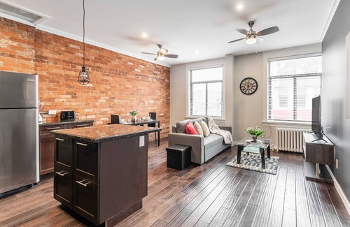 Central Hamilton Apartment | Cozy 1BR- Condo Unit - James Street North