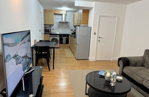 Victoria Apartment | Cozy 1BR Flat in Hackney Central