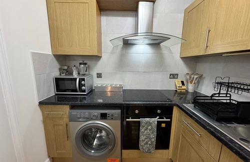 Victoria Apartment | Cozy 1BR Flat in Hackney Central