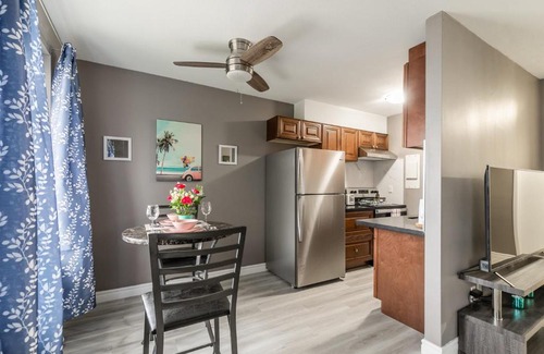 Hamilton Apartment | Cozy 1BR Home - Near Downtown with Balcony