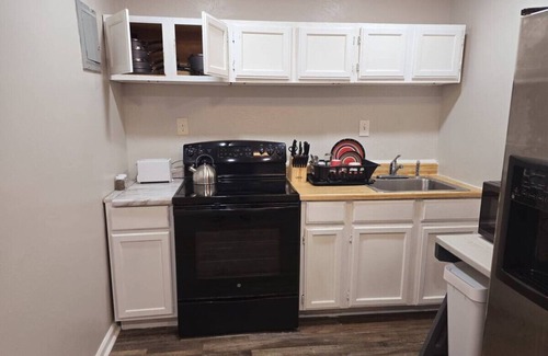 Roselawn Finance Apartment | Cozy 1BR in Pleasant Ridge