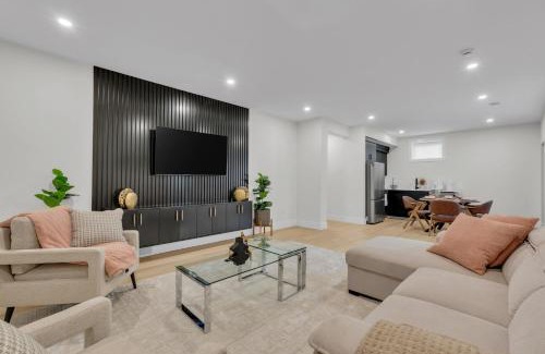 Southwest Calgary Apartment | Cozy 1BR Pullout Couch Discovery Ridge