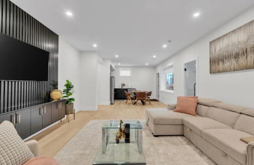 Southwest Calgary Apartment | Cozy 1BR Pullout Couch Discovery Ridge