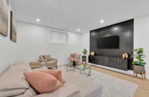 Southwest Calgary Apartment | Cozy 1BR Pullout Couch Discovery Ridge