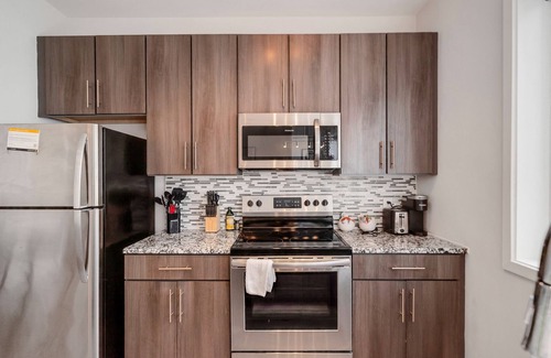 Brewerytown Apartment | Cozy 1Br Suite I Parking I W/d I Pool I Gym