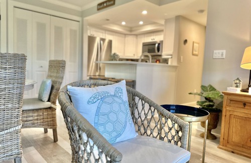 South Beach Condo | COZY 1BR VILLA STEPS TO BEACH & SOUTH BEACH MARINA HILTON HEAD