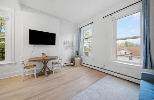 Mount Auburn Apartment | Cozy 1BR with Parking - Near UC, Zoo, Downtown