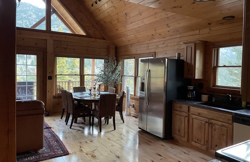 Lyons House | Cozy 2/2 Log Cabin Home - 11 miles from Estes Park, CO