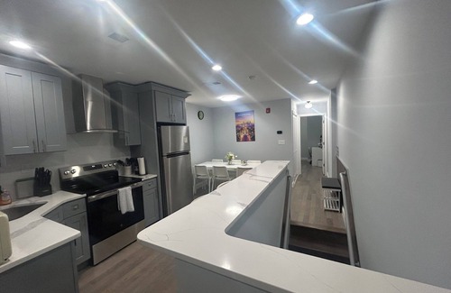 Queen Village Apartment | Cozy 2-3 Bedroom Apt in Center City