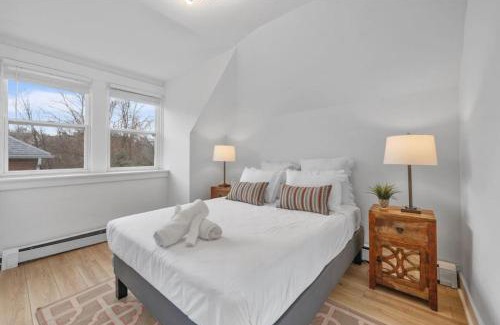 Mount Auburn Apartment | Cozy 2.5BR near Zoo - Hospitals - UC - Free Parking