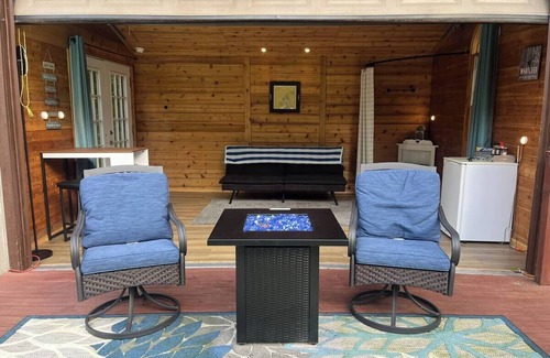 Lauderdale Lakes House | Cozy 2-bed, 1 bath Retreat in Elkhorn, WI close to Lauderdale Lakes