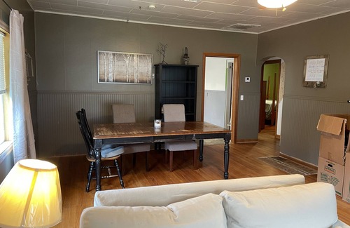 Pomeroy House | Cozy 2+bed/1bath in quiet neighborhood
