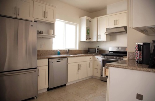 Corona Condo | Cozy 2-bed, 2-bath condo WiFi, AC, near lake and shopping centers in Corona.