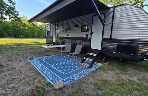 Cheboygan House | Cozy 2 bed camper near Cheboygan