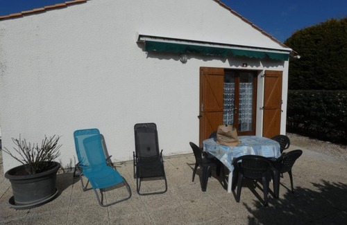 Notre-Dame-de-Monts House | Cozy 2-Bed House with Pool Near Beach, Parking, and Bikes - Pet Friendly!