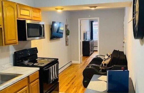 Hoboken Apartment | Cozy 2 Bed heart of Hoboken, NYC 10 Minutes away
