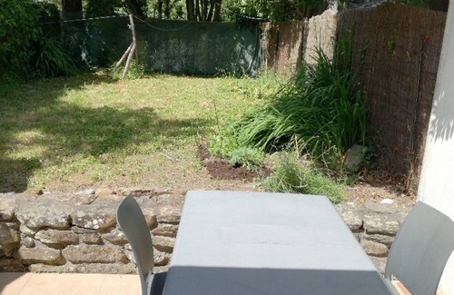 Le Palais House | Cozy 2-Bed House with Garden, Parking & Pet-Friendly, Near Le Palais