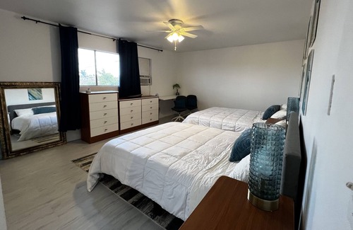 Lawndale House | Cozy 2 bed one bath close to beach, LAX and LA