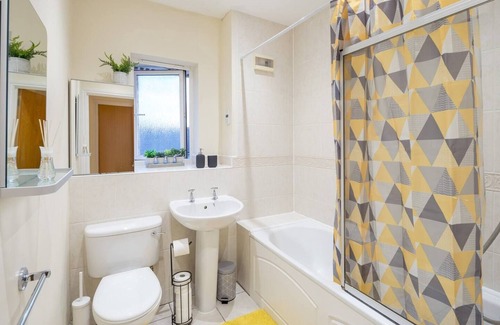Custom House Apartment | Cozy 2 bed room Flat, Walking distance from ExCel