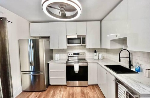 Sarnia Apartment | Cozy 2 Bed Rooms Apartment in Prime Location!