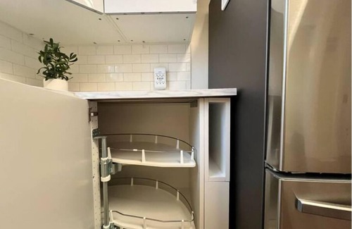 Sarnia Apartment | Cozy 2 Bed Rooms Apartment in Prime Location!