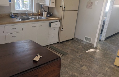 Alexandria House | Cozy 2-BEDROOM 1 BATH HOUSE ONE BLOCK FROM HOSPITAL.