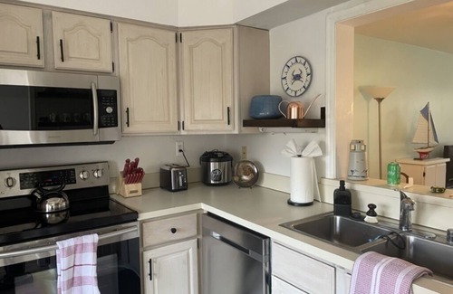 Cambridge House | Cozy 2 Bedroom, 2.5 Bath across from Cambridge City Marina