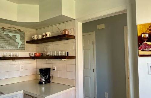Cambridge House | Cozy 2 Bedroom, 2.5 Bath across from Cambridge City Marina