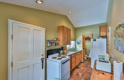 Grand Lake Cabin | Cozy 2-bedroom 2-bath cabin with WiFi. 10 minutes from RMNP west entrance!