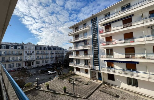 Aix-les-Bains City Center Apartment | Cozy 2-Bedroom Apartment in Central Aix-Les-Bains with Balconies & Parking