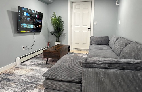 Union City Apartment | Cozy 2-bedroom apartment in welcoming West New York with WiFi, AC