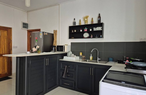 Flic-en-Flac Apartment | Cozy 2-bedroom apartment with rooftop pool, WiFi in soothing Flic en Flac