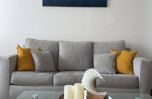 Downtown Los Angeles Apartment | Cozy 2-bedroom apartment in beautiful Los Angeles with WiFi and AC