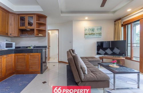 Wat Ket Apartment | Cozy 2-bedroom apartment with Balcony and Pool near Train Station