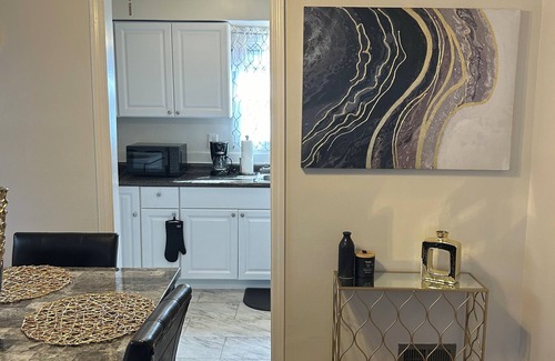 Westwood Apartment | Cozy 2-bedroom apartment 6 miles from Downtown, Cincinnati