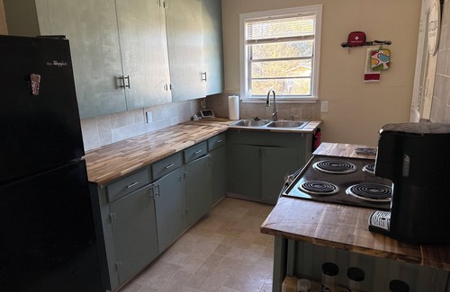 Highland Historic District Apartment | Cozy 2-bedroom apartment in charming Shreveport with WiFi, AC