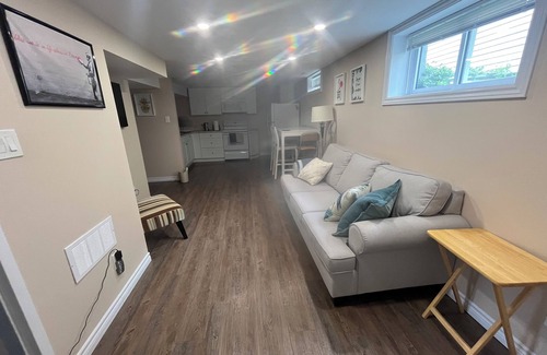 Brantford House | Cozy 2-bedroom apartment in peaceful location with comfy beds and fast Wi-Fi