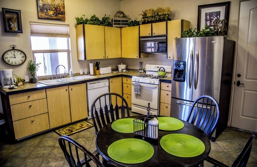 St. George Apartment | Cozy 2-bedroom apartment in charming St. George with AC