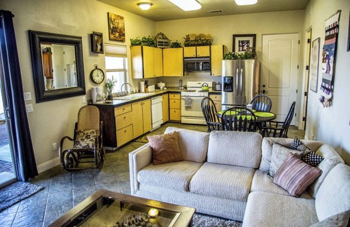St. George Apartment | Cozy 2-bedroom apartment in charming St. George with AC