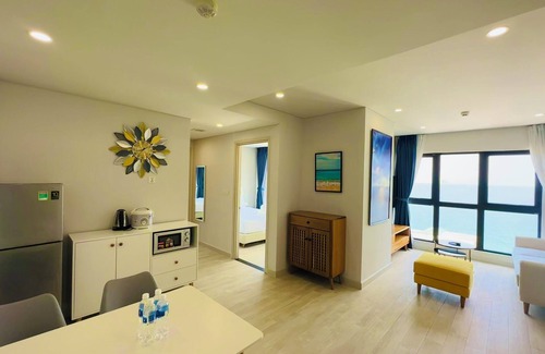 Tran Phu Beach Apartment | Cozy 2-bedroom apartment in amazing Nha Trang with WiFi, AC