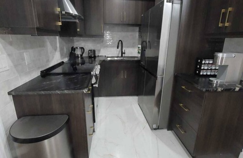 Windsor Apartment | Cozy 2-bedroom apartment in peaceful dowtown Windsor