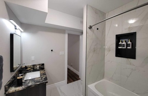 Windsor Apartment | Cozy 2-bedroom apartment in peaceful dowtown Windsor