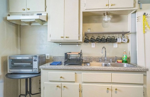 South Central Houston Apartment | Cozy 2-bedroom apartment in awesome Houston's Museum district by Texas MedCtr