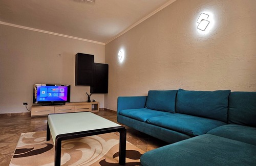 Durres Apartment | Cozy 2-bedroom apartment with AC and WiFi in superb Durrës
